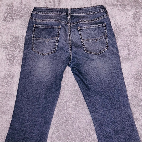 Soho Curvy Bootcut Jeans by NY&Co - Picture 4 of 8